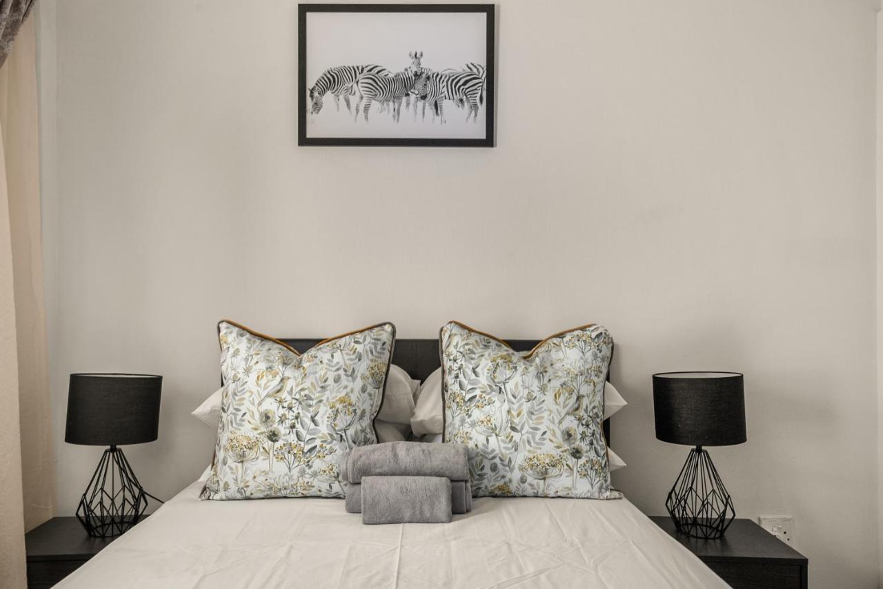 V&S Apartments - Immaculate Luxury Apartment In Fourways, Johannesburg ساندتون المظهر الخارجي الصورة