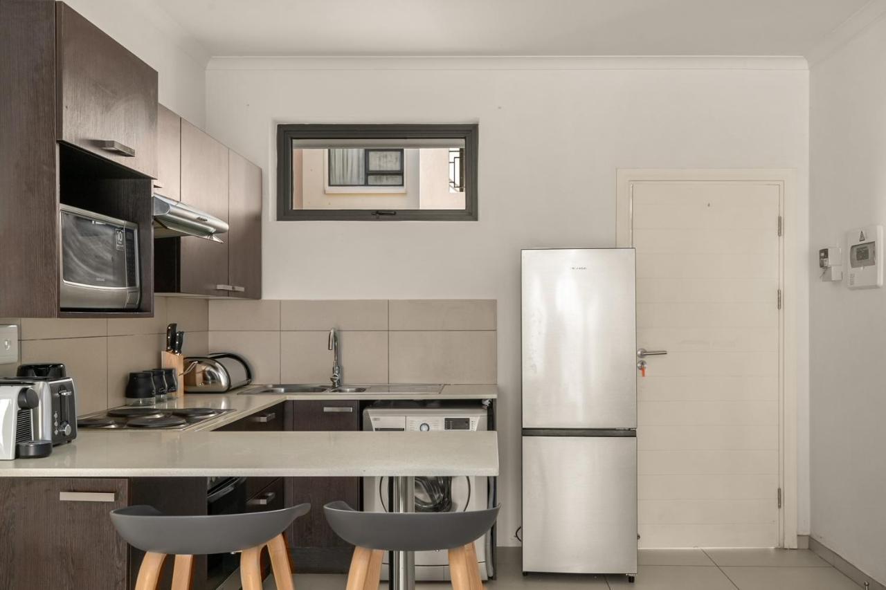 V&S Apartments - Immaculate Luxury Apartment In Fourways, Johannesburg ساندتون المظهر الخارجي الصورة