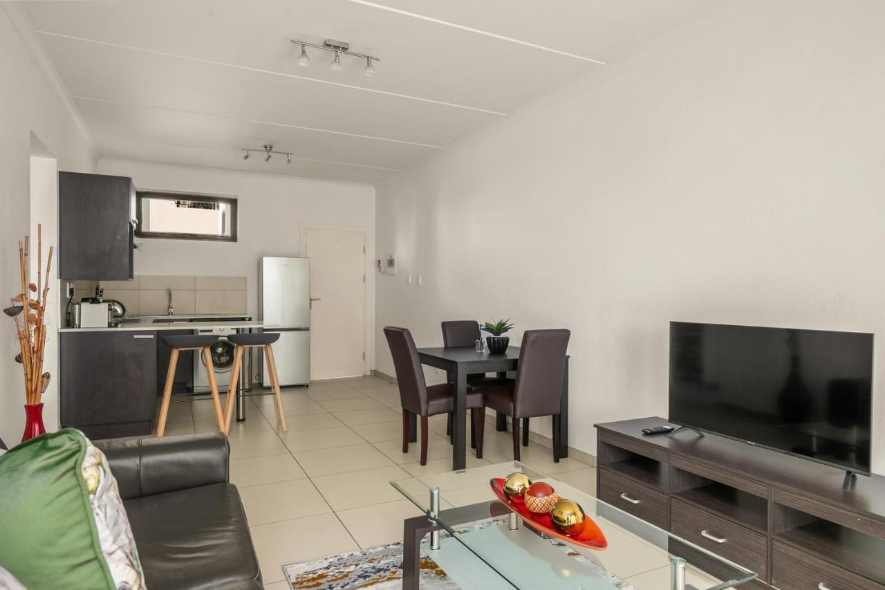 V&S Apartments - Immaculate Luxury Apartment In Fourways, Johannesburg ساندتون المظهر الخارجي الصورة